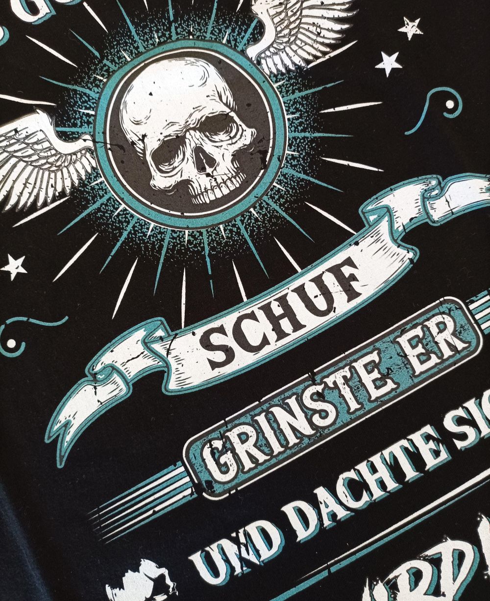 Als Gott mich schuf.. - Backprint Shirt - Totally Wasted