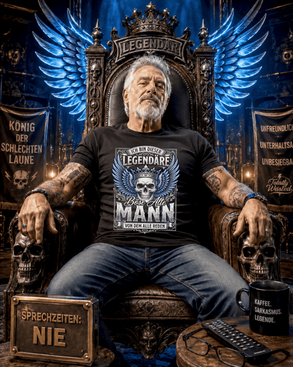 Der legendäre böse alte Mann von dem alle reden sitzt auf einem Thron.