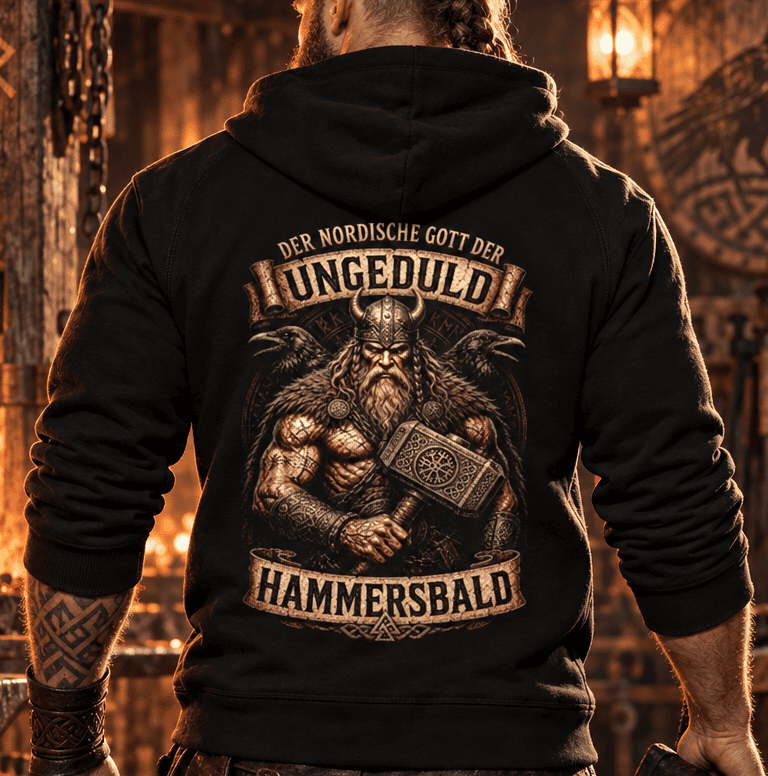 schwarzer Hoodie mit humorvoller Wikinger Illustration Rückansicht