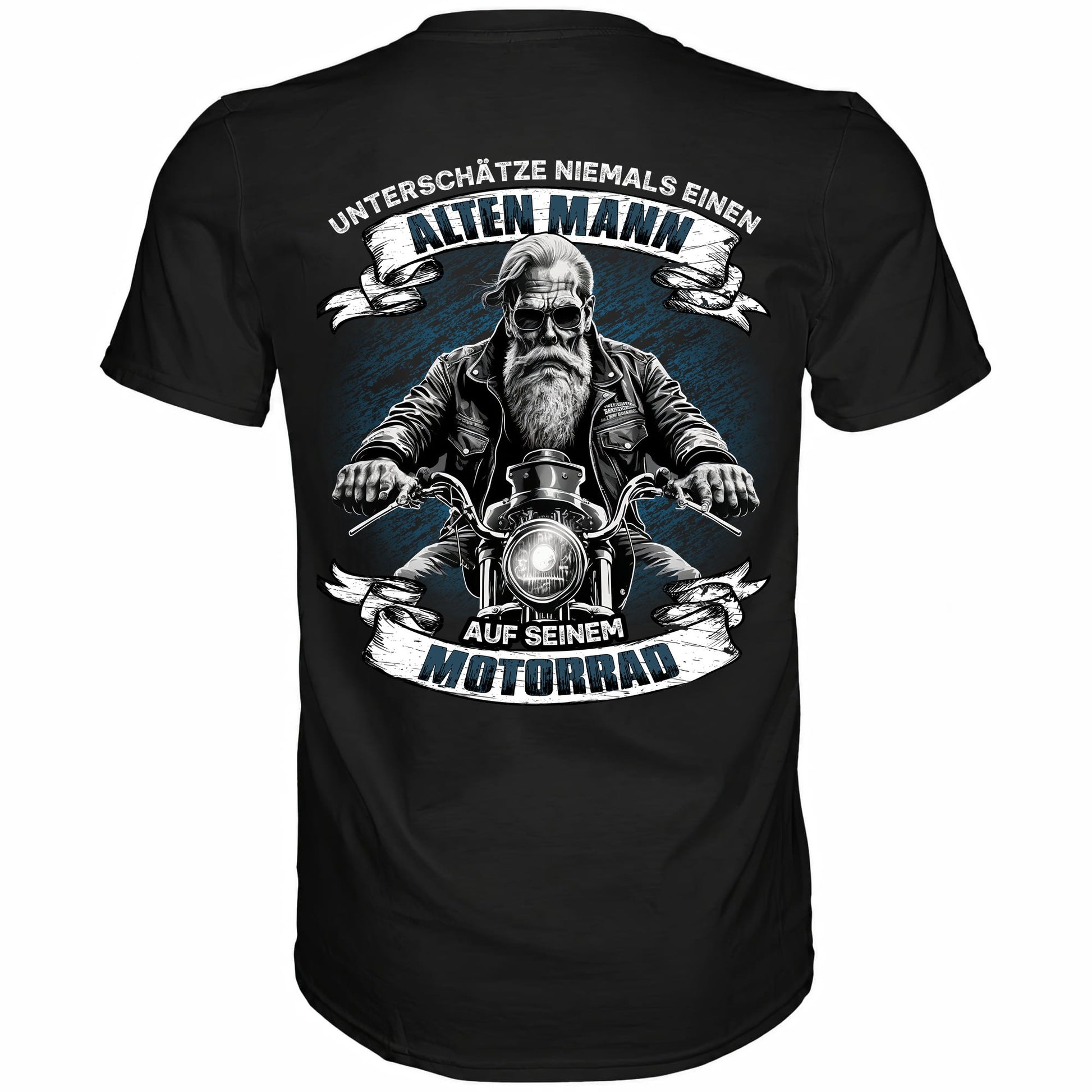 Rückansicht eines schwarzen Shirts mit dem Spruch Unterschätze niemals einen alten Mann auf seinem Motorrad