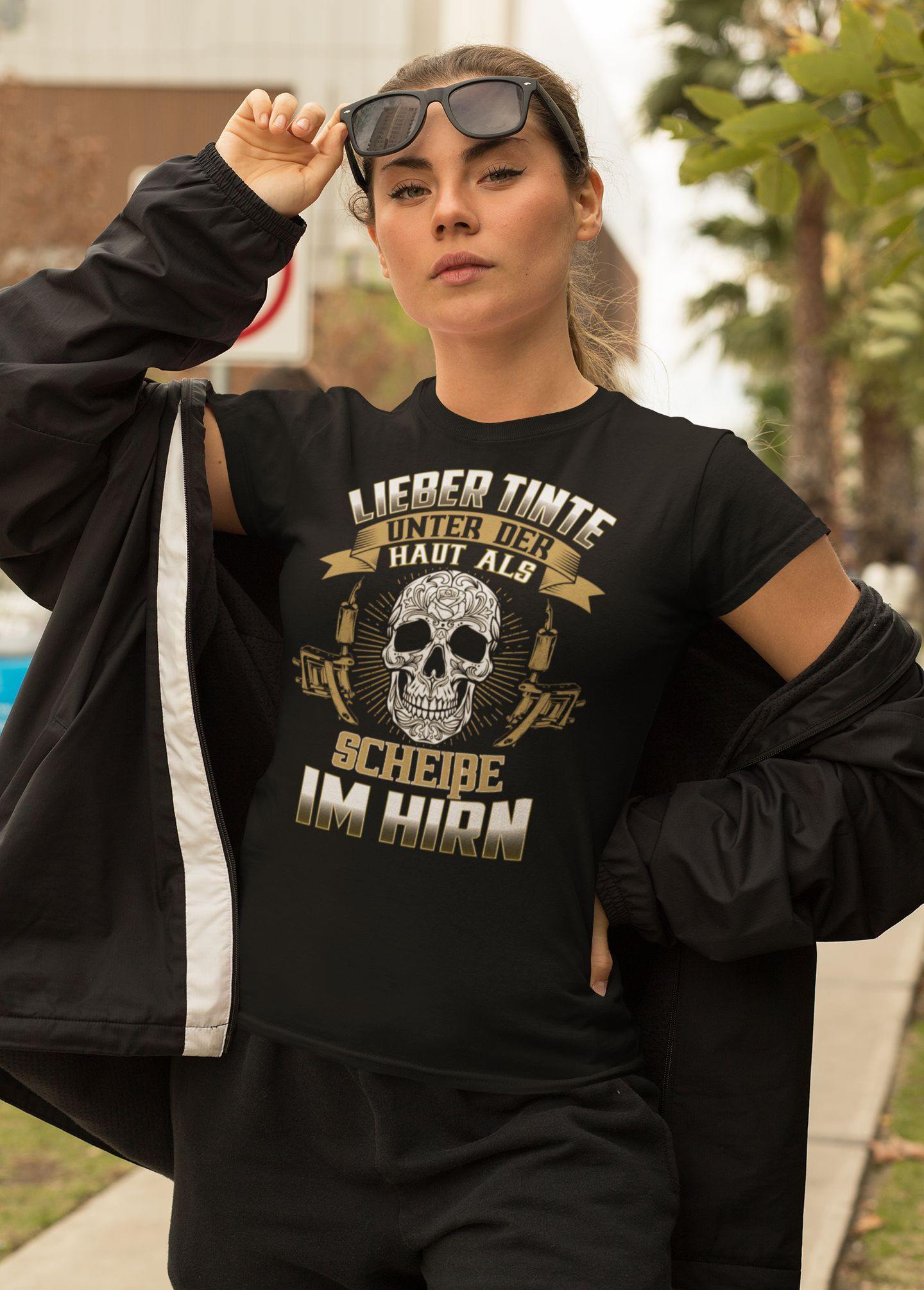 Lieber Tinte unter der Haut als Scheiße im Hirn - Ladies Shirt - Totally Wasted